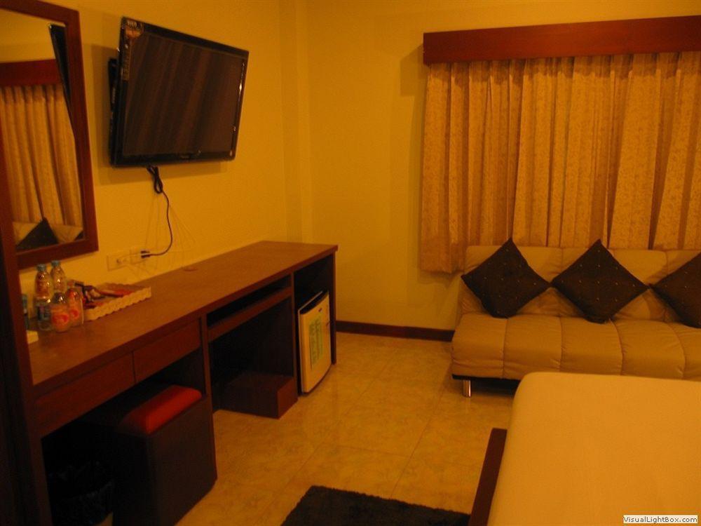 Forest Patong Hotel Exterior photo