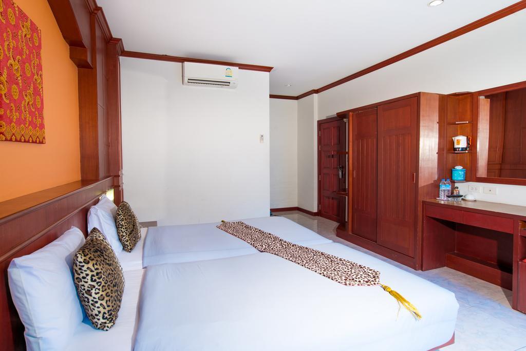 Forest Patong Hotel Exterior photo