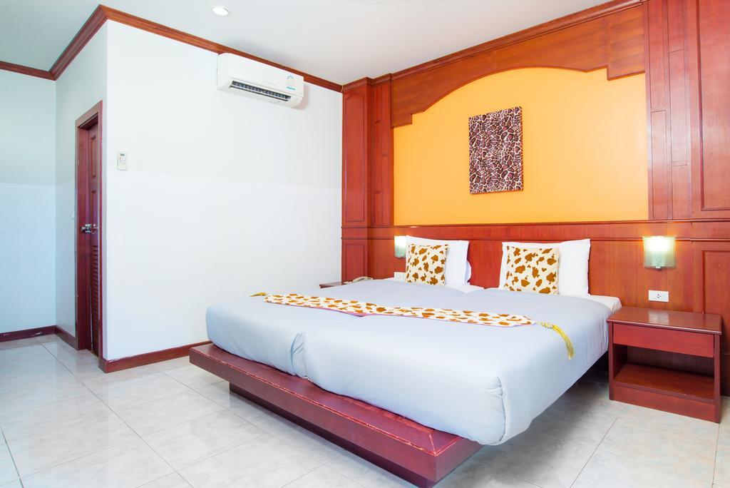 Forest Patong Hotel Exterior photo